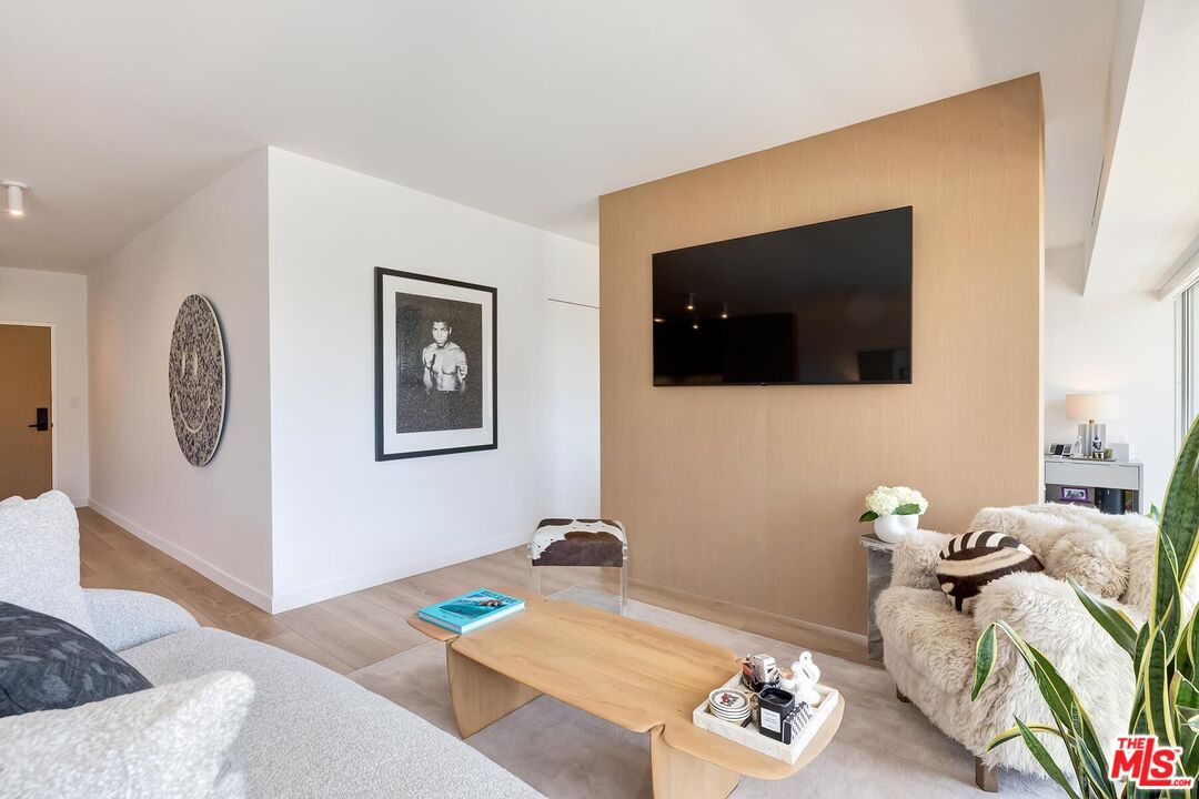 999 N Doheny Dr Unit: 601