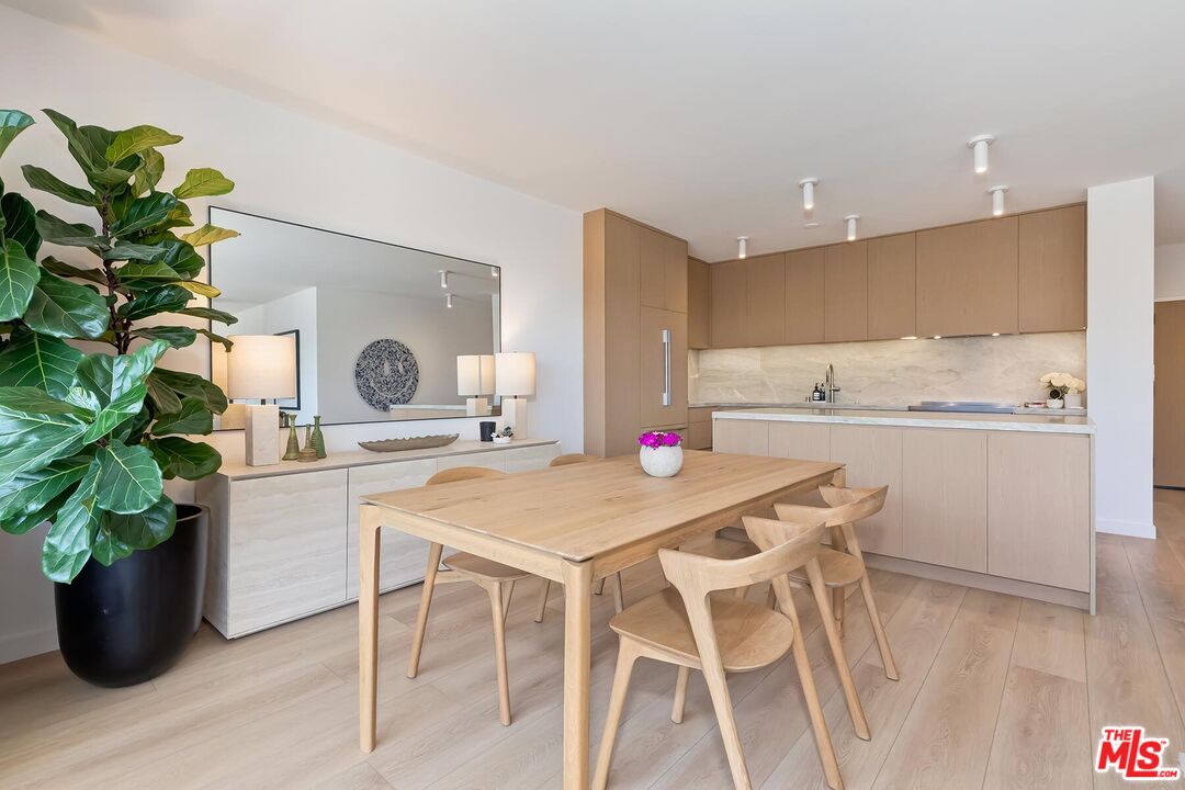 999 N Doheny Dr Unit: 601
