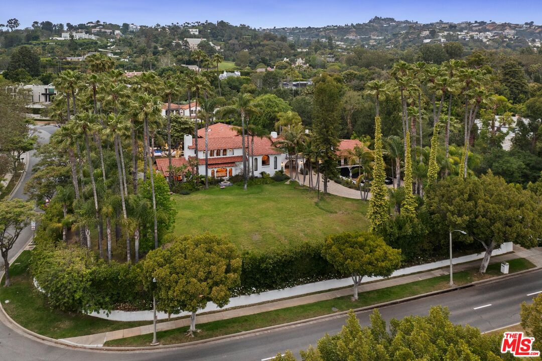 9451 Sunset Blvd