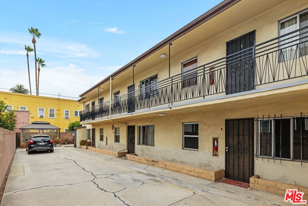 2321 3rd Ave