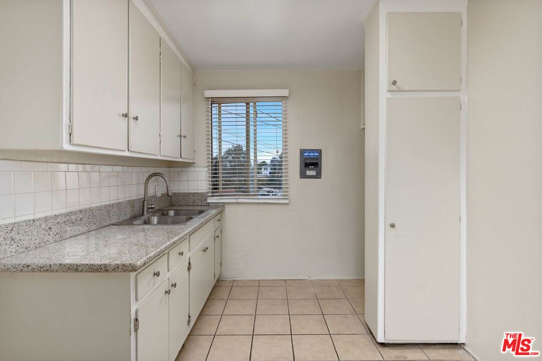 2321 3rd Ave