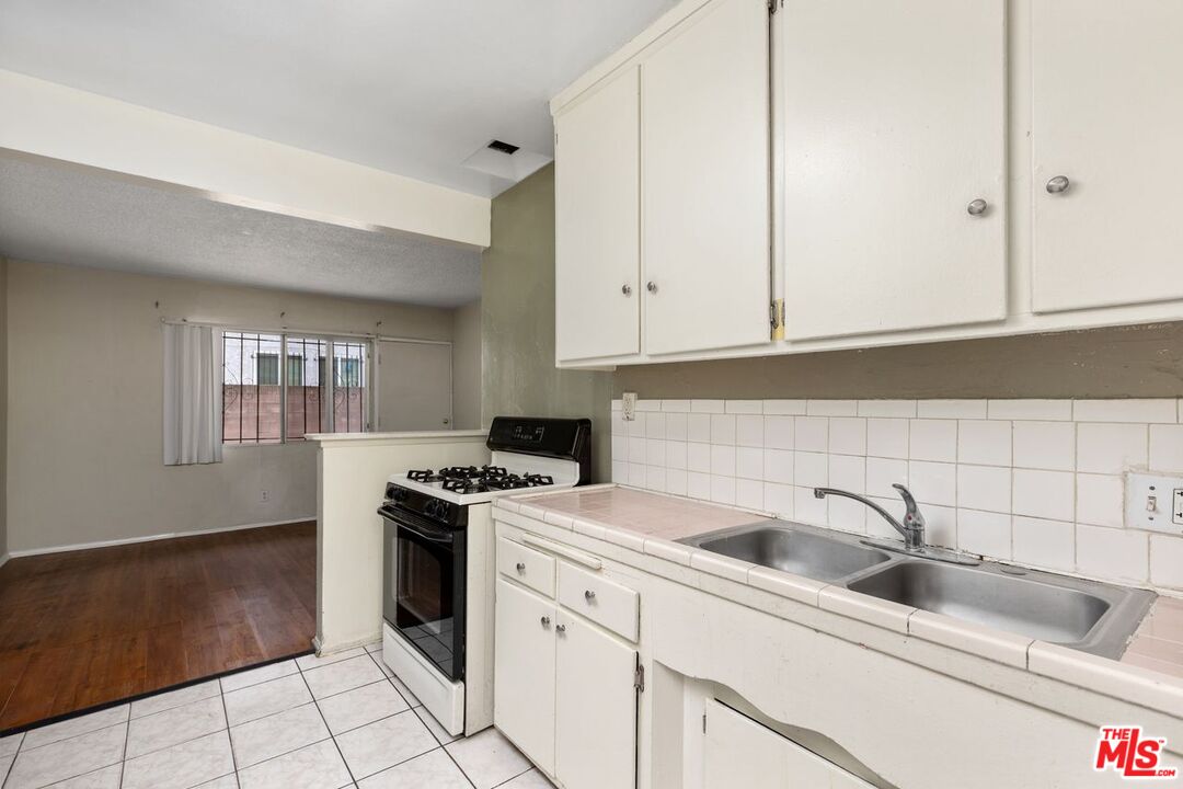 2321 3rd Ave