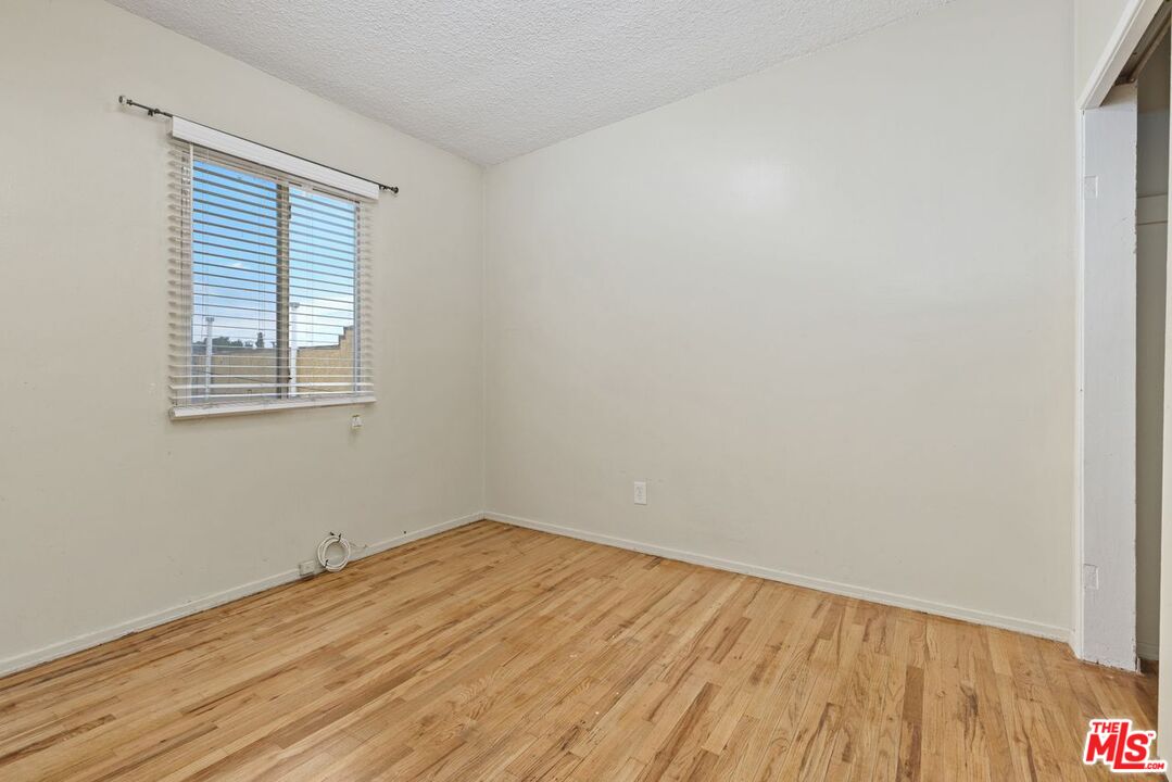 2321 3rd Ave