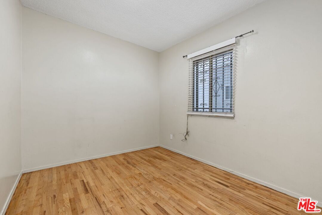 2321 3rd Ave