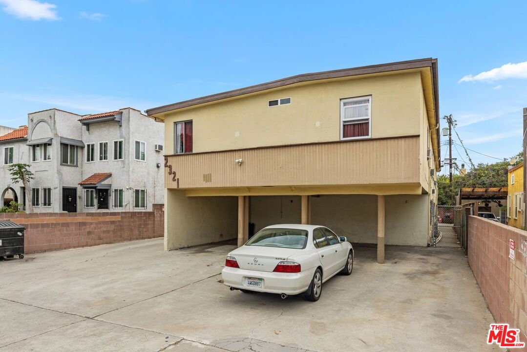 2321 3rd Ave