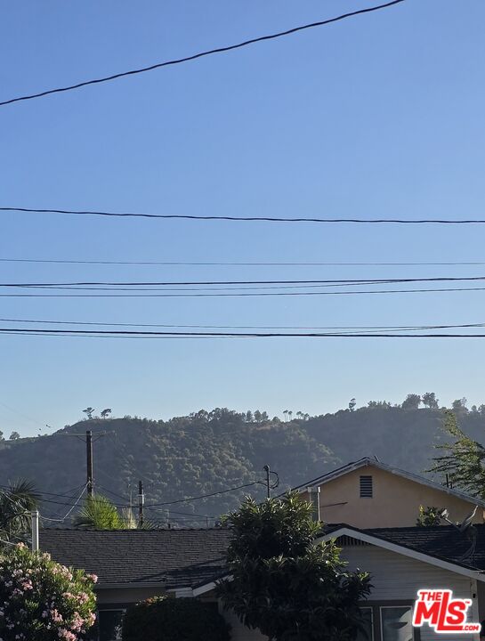 919 Isabel St