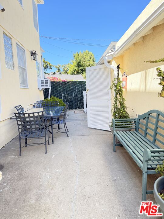 1312 Devon Ave Unit: 1314