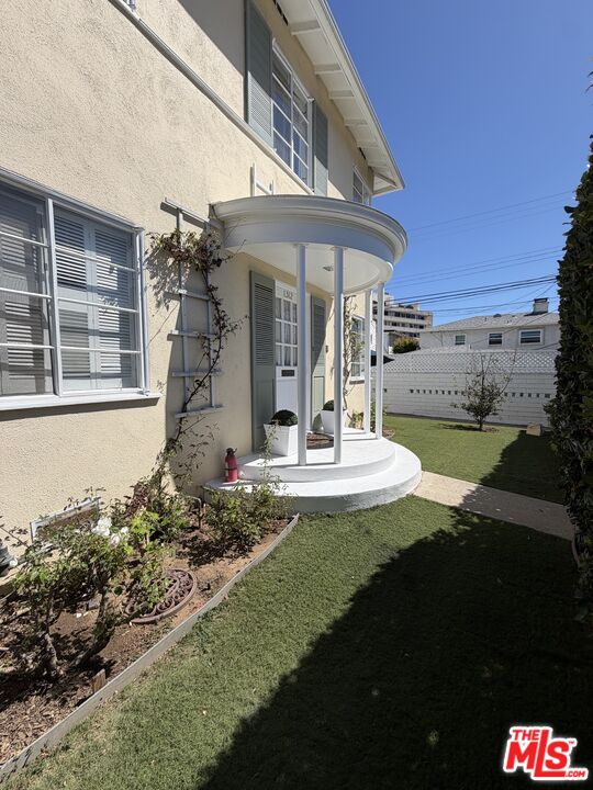 1312 Devon Ave Unit: 1314