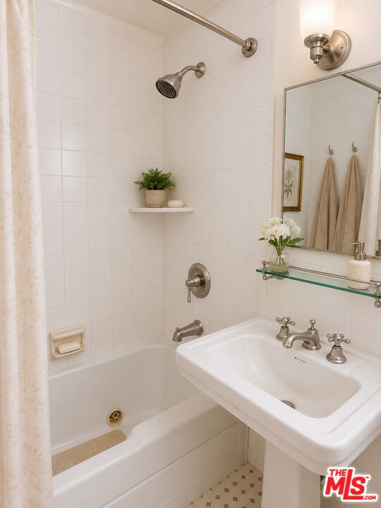 1312 Devon Ave Unit: 1314