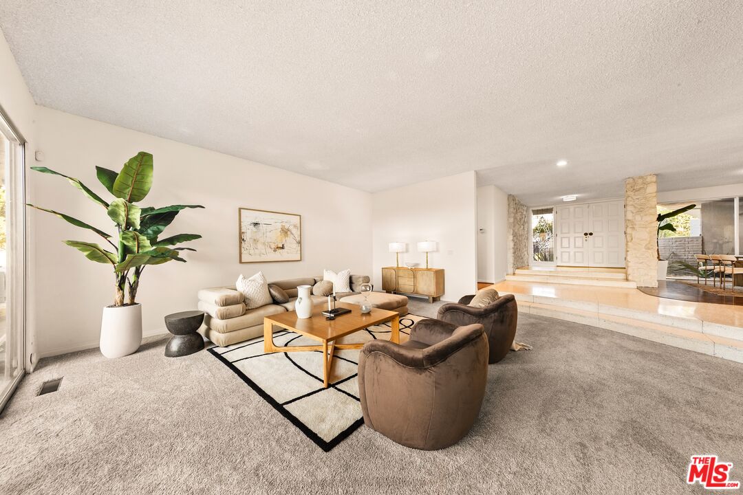 16375 Sloan Dr