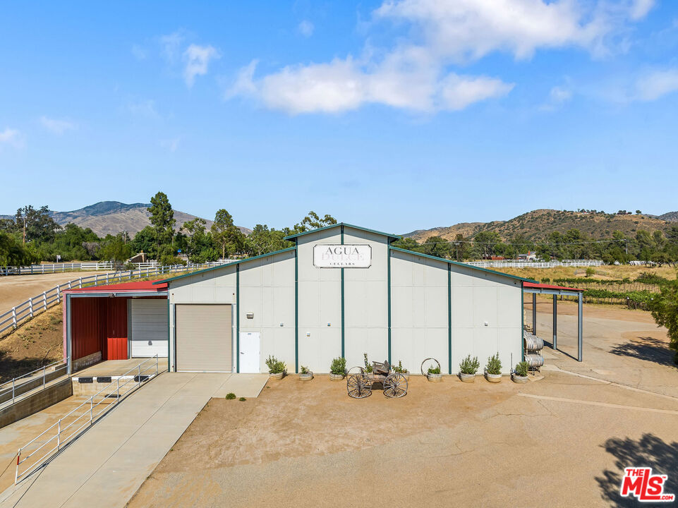 9640 Sierra Hwy