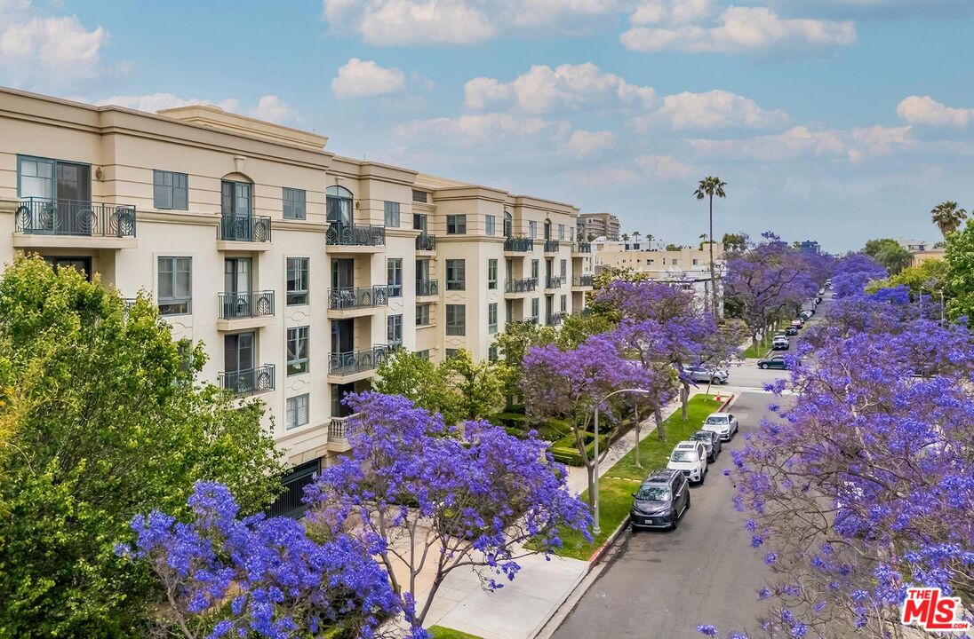430 N Oakhurst Dr Unit: 202