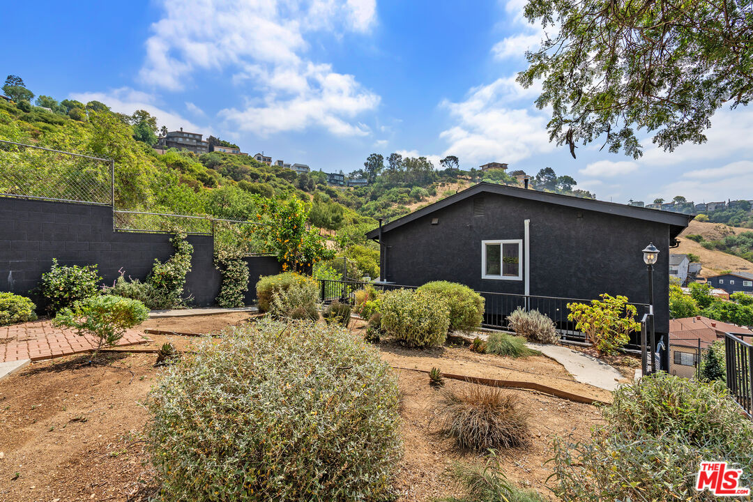 3627 Loosmore St