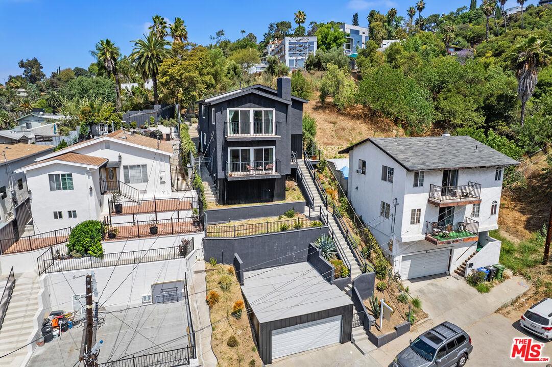 3627 Loosmore St