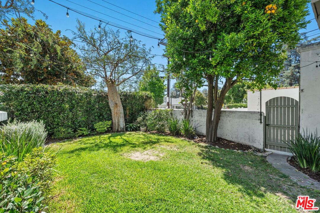 2130 Las Lunas St