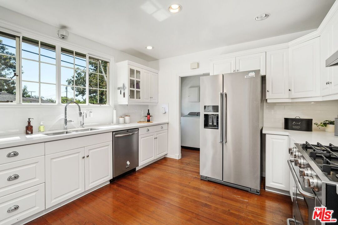 2130 Las Lunas St