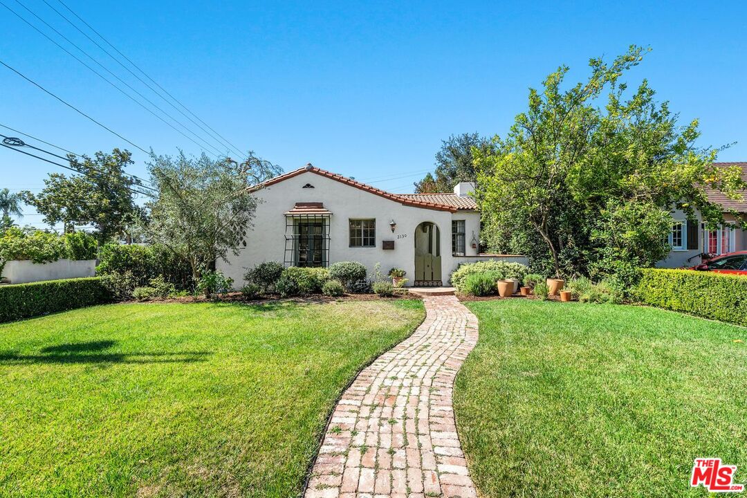 2130 Las Lunas St