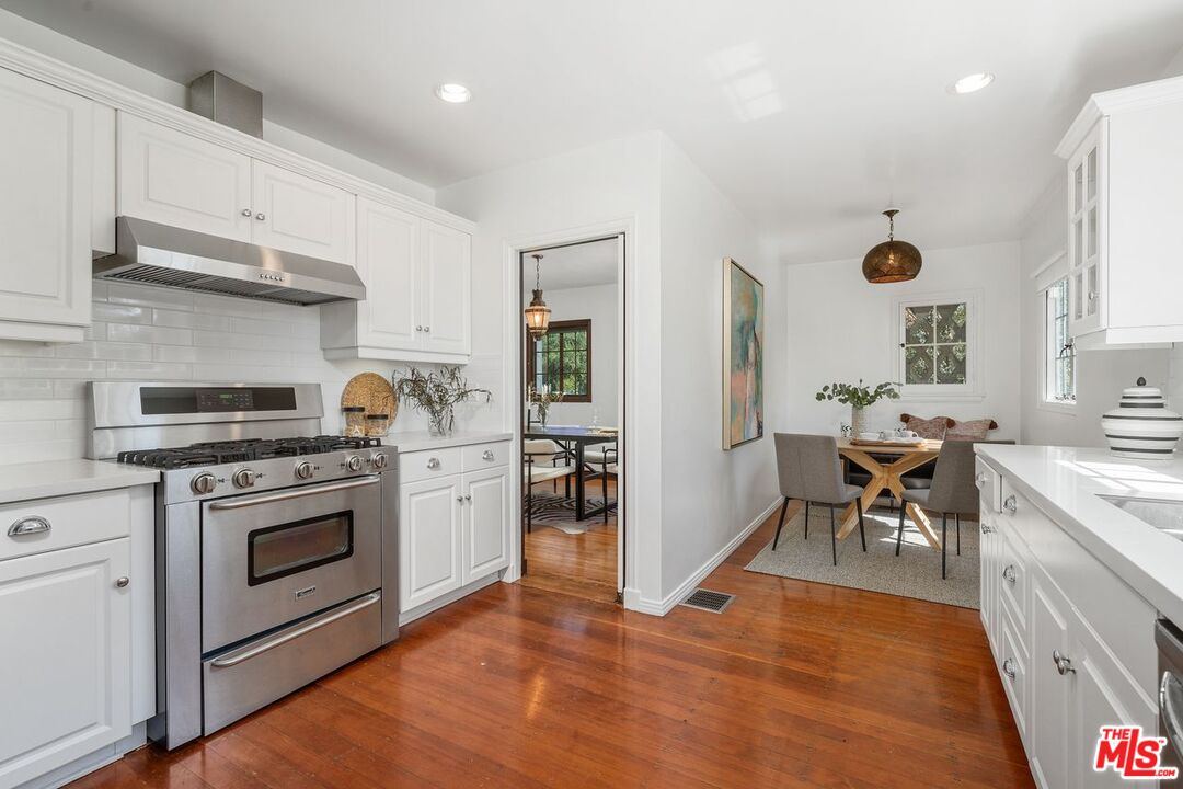 2130 Las Lunas St