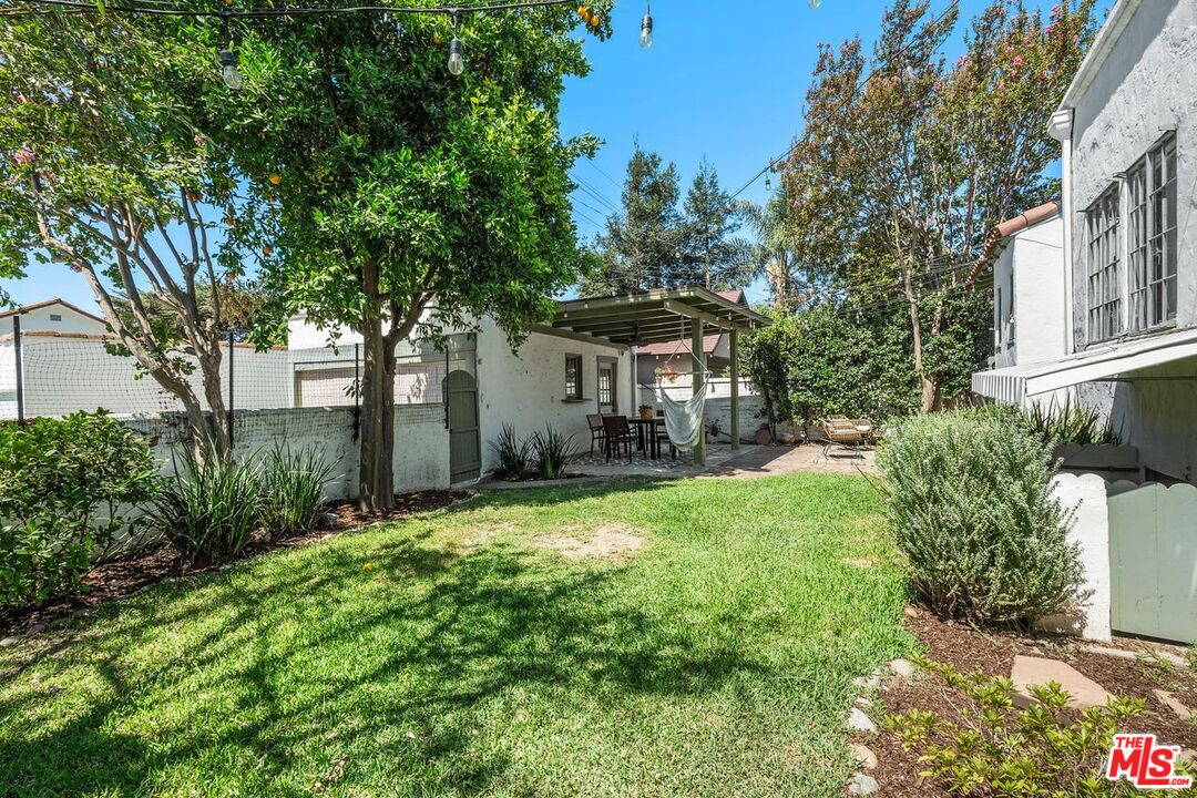 2130 Las Lunas St