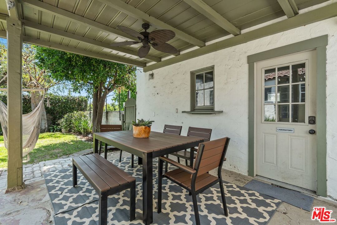 2130 Las Lunas St