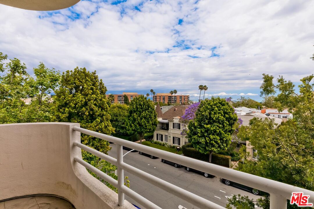9921 Durant Dr Unit: 2