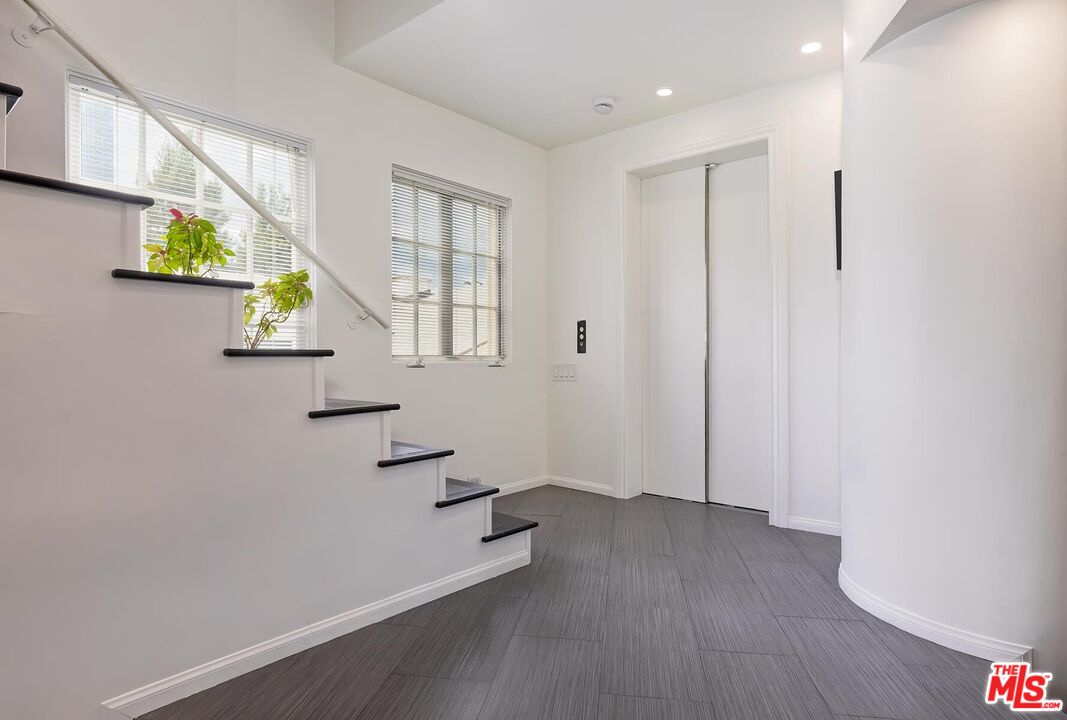 9921 Durant Dr Unit: 2