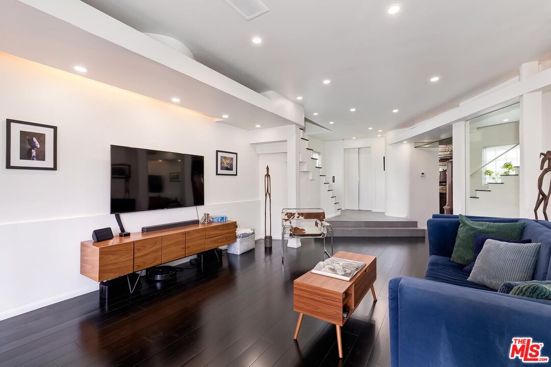 9921 Durant Dr Unit: 2