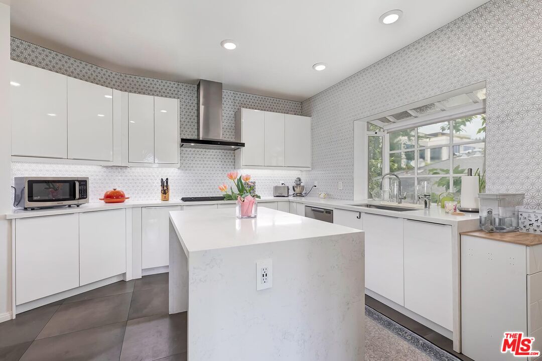 9921 Durant Dr Unit: 2