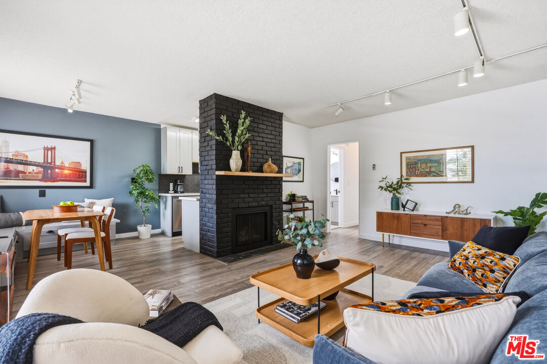 11867 Idaho Ave Unit: 9