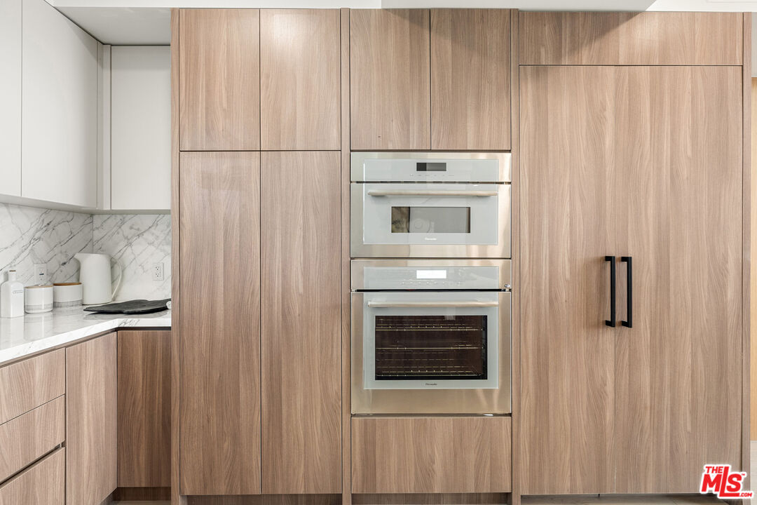 12304 Moorpark St Unit: 101