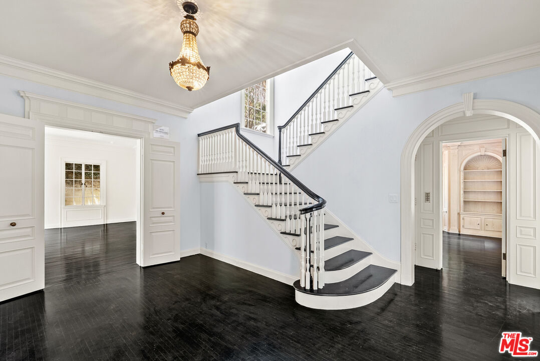 1910 Outpost Dr