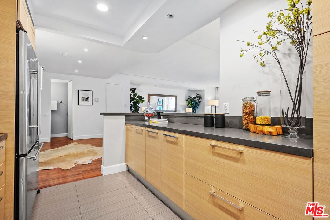 10433 Wilshire Blvd Unit: 602