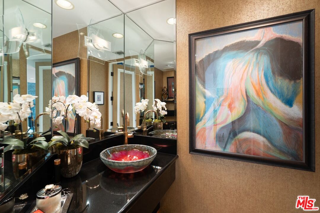 137 S Spalding Dr Unit: 401