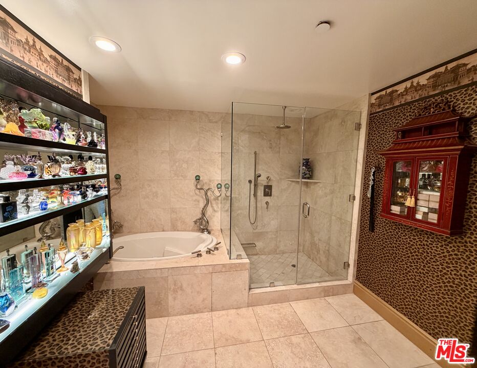 137 S Spalding Dr Unit: 401