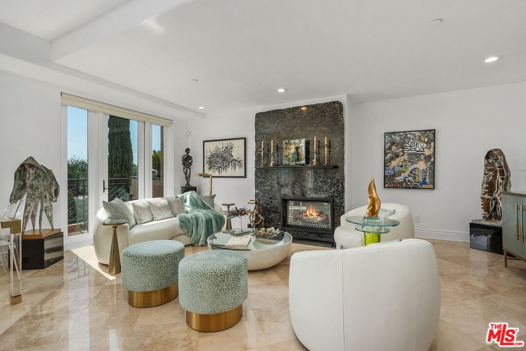 137 S Spalding Dr Unit: 401