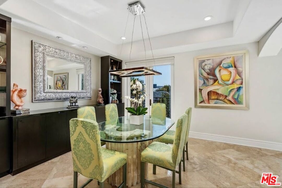 137 S Spalding Dr Unit: 401