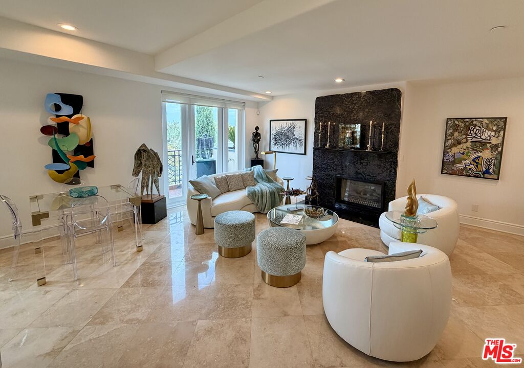 137 S Spalding Dr Unit: 401