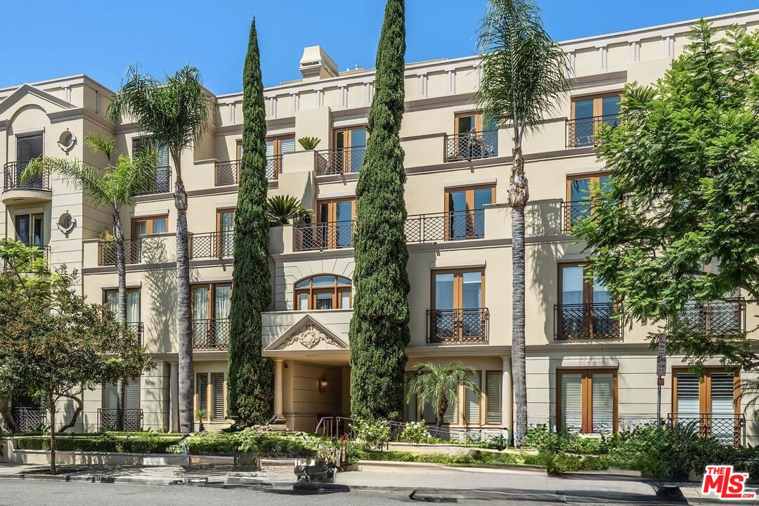 137 S Spalding Dr Unit: 401
