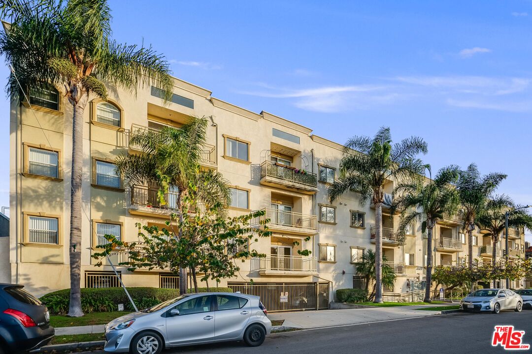 3328 Oakhurst Ave Unit: 110