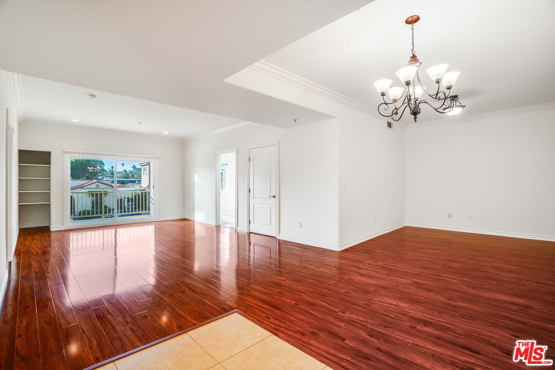 3328 Oakhurst Ave Unit: 110