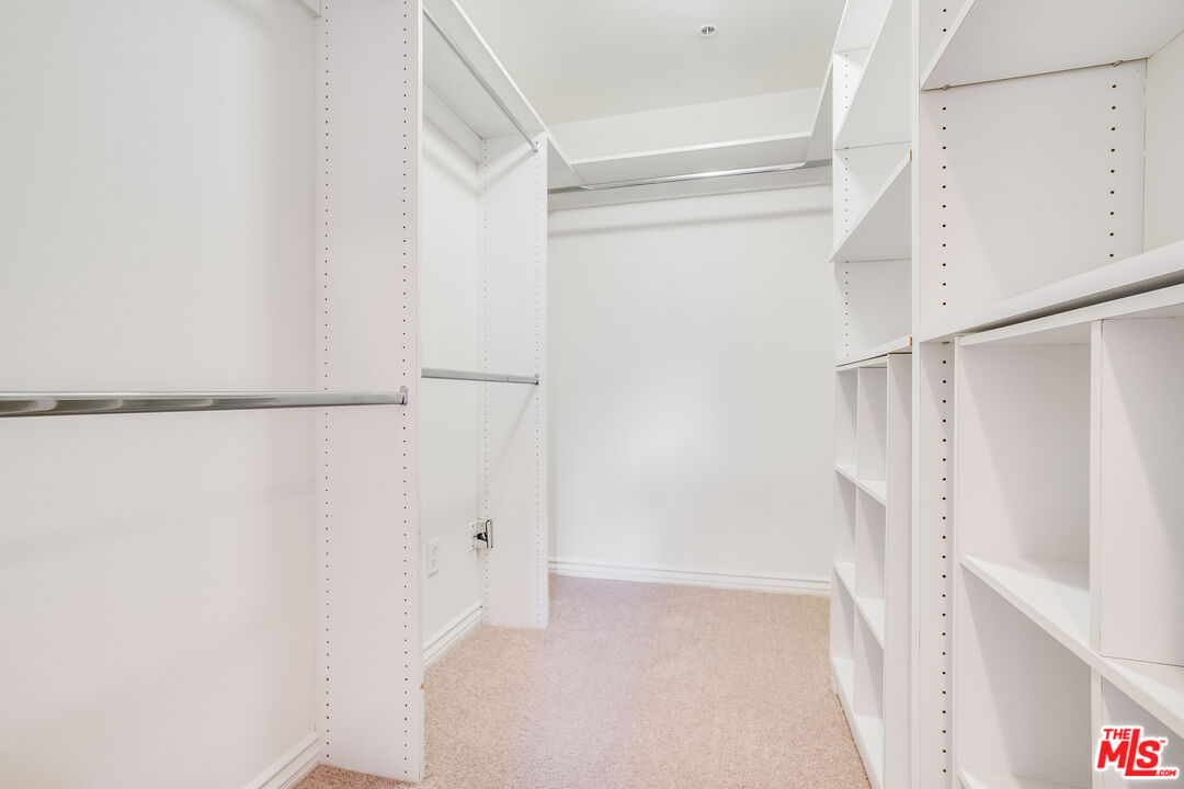 3328 Oakhurst Ave Unit: 110