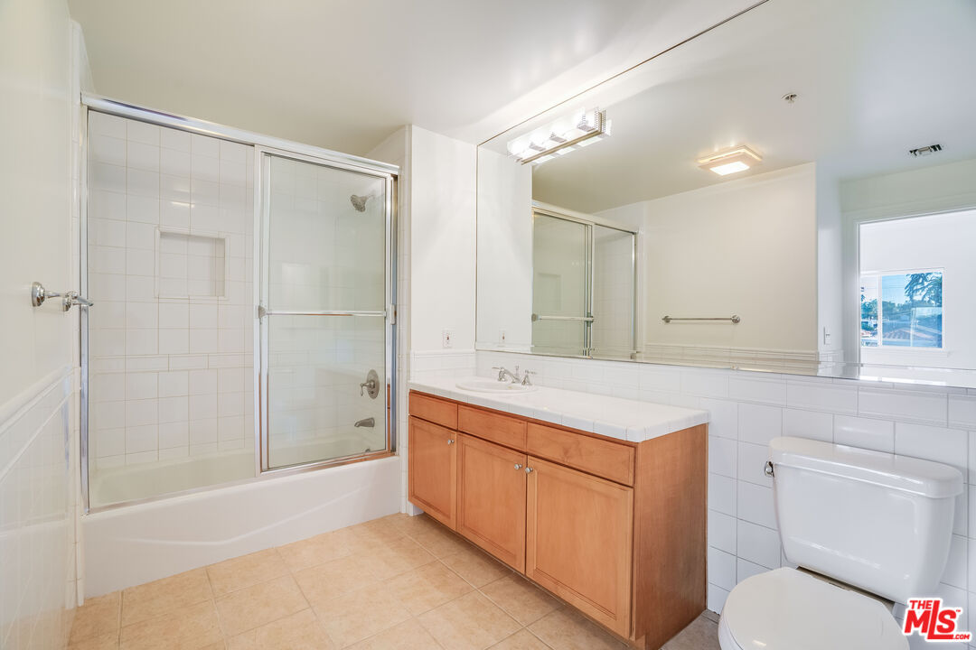 3328 Oakhurst Ave Unit: 110