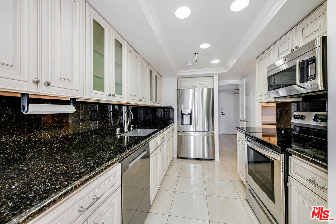 10660 Wilshire Blvd Unit: 701