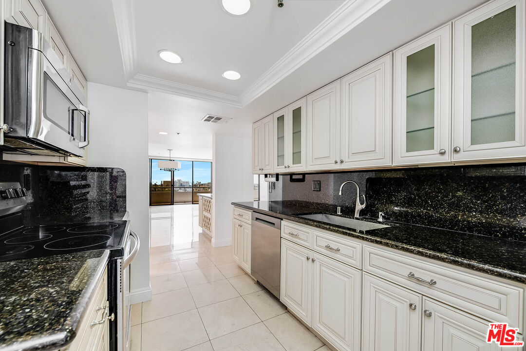 10660 Wilshire Blvd Unit: 701