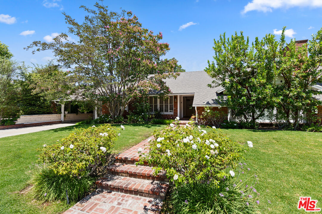 16011 Meadowcrest Rd