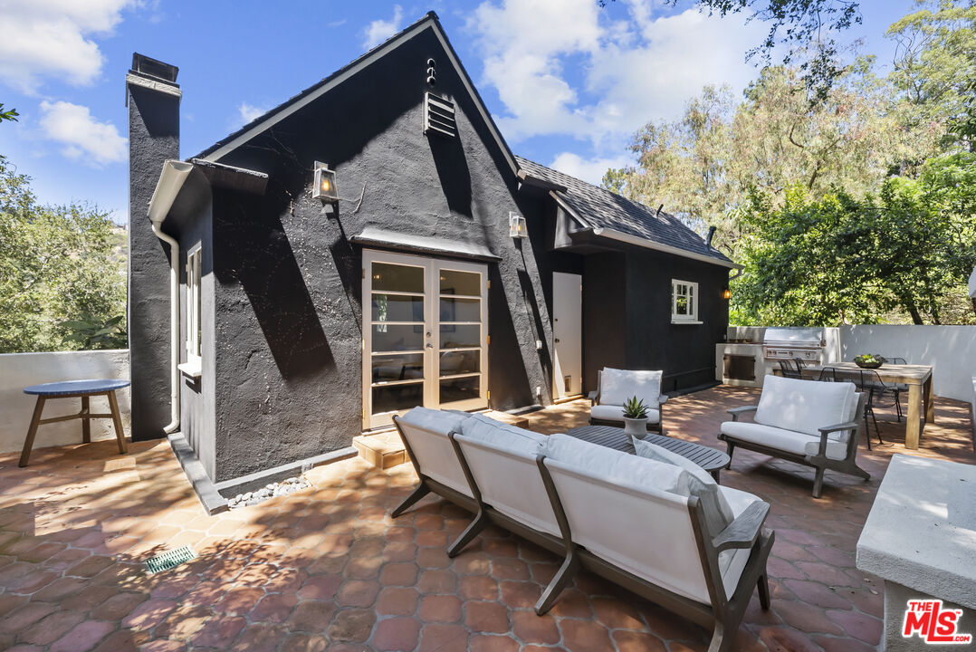 8316 Maple Dr