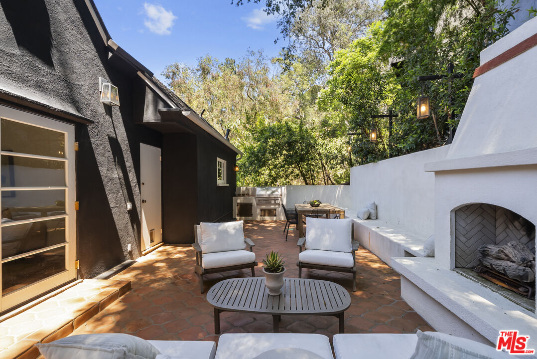 8316 Maple Dr