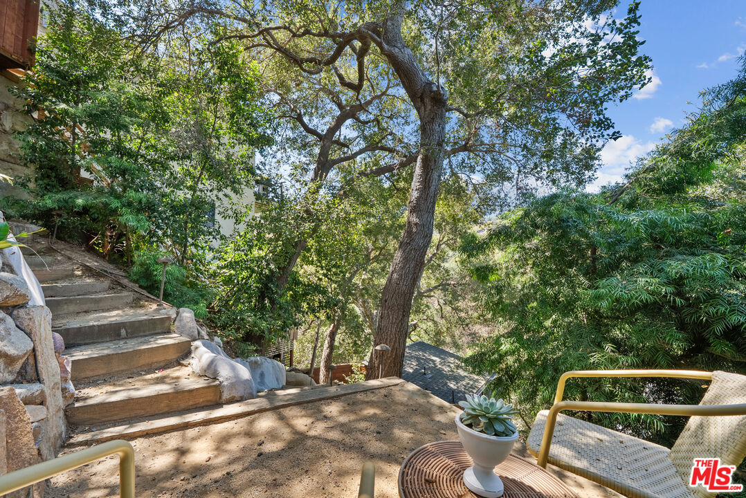 8316 Maple Dr