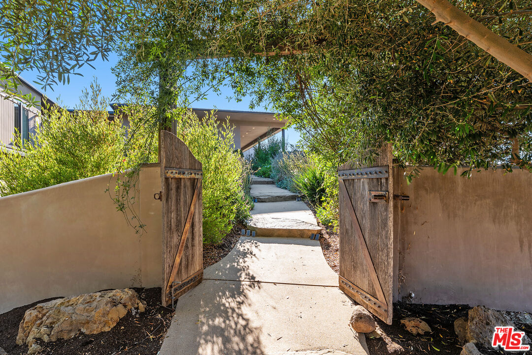 31847 Hidden Highland Rd