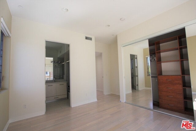 819 S HOLT AVE Unit: PH